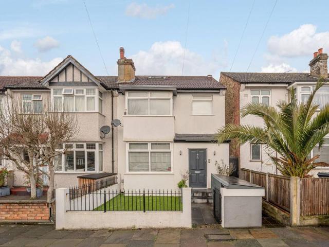 House for sale in Streatham, Greater London
