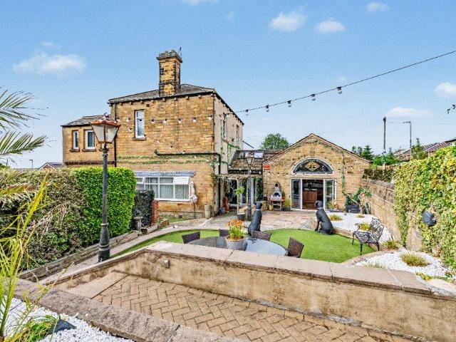 House for sale in Farnley, West Yorkshire