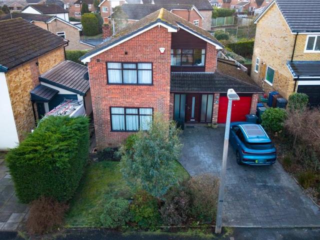 House for sale in Hazelhurst, Bury