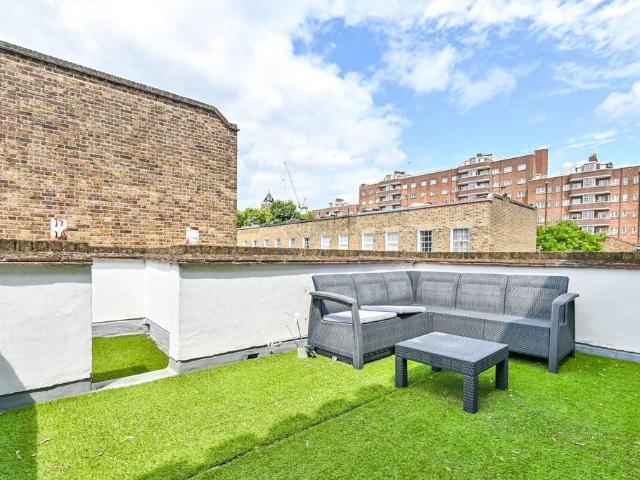 House for sale in Somers Town, Greater London