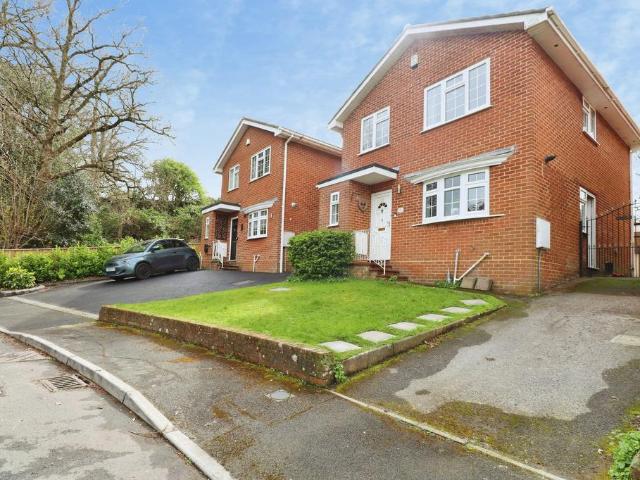 House for sale in Throop, Bournemouth