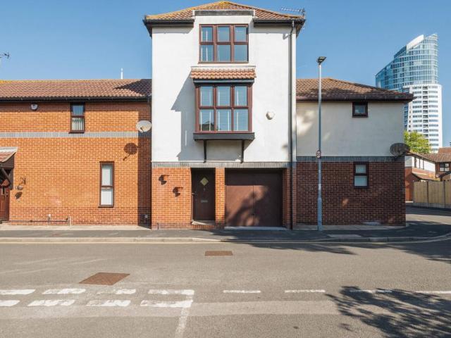 House for sale in Old Portsmouth, City Of Portsmouth
