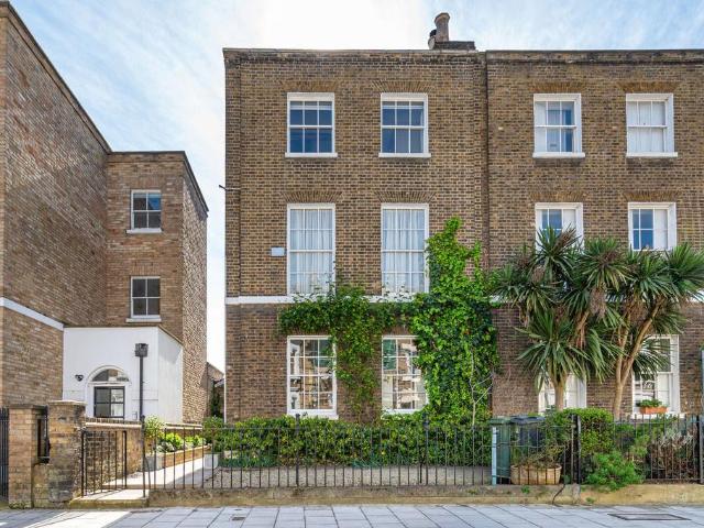 House for sale in Stockwell, Greater London