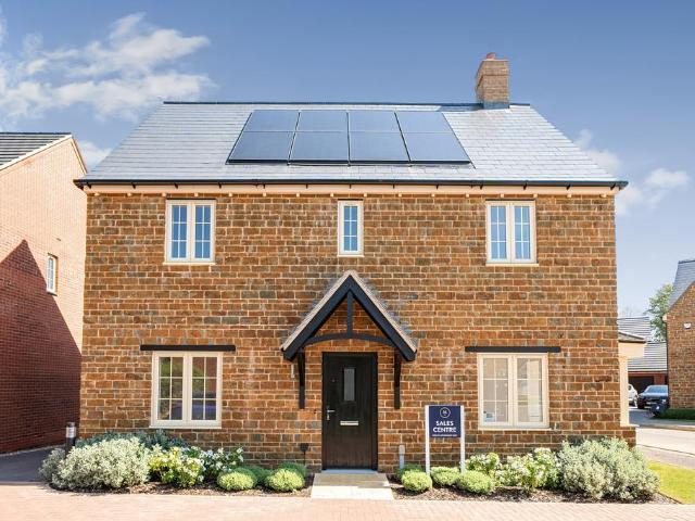 House for sale in Middleton Cheney, Northamptonshire