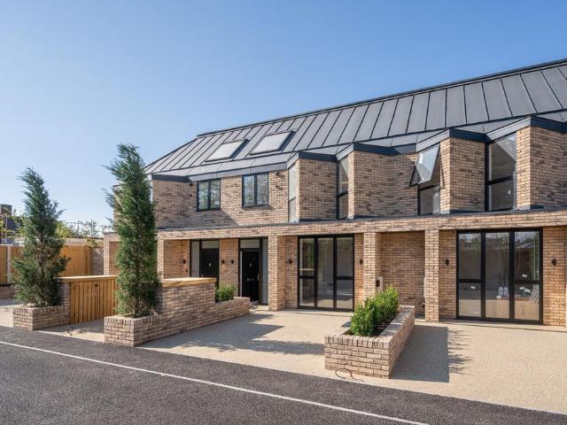 House for sale in London Borough of Merton, Merton Park