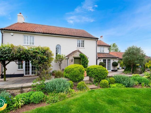 House for sale in Wadworth, South Yorkshire
