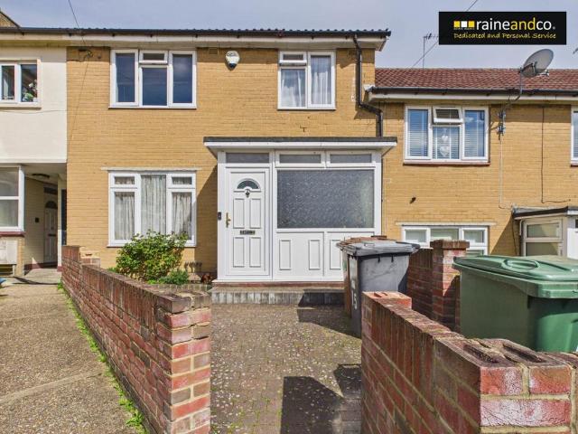 House for sale in Oakmere, Potters Bar