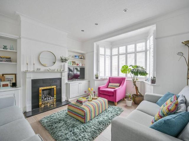 House for sale in Hale End, Greater London
