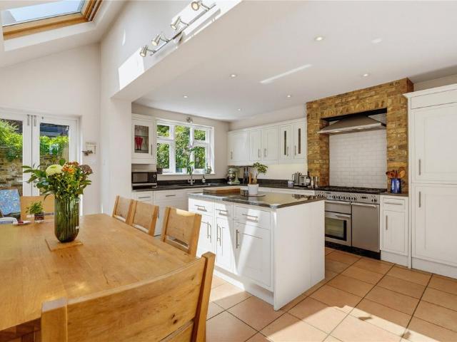 House for sale in Clapham Junction, Greater London
