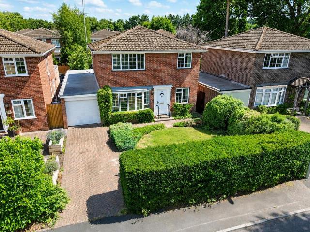 House for sale in Fleet, Hart