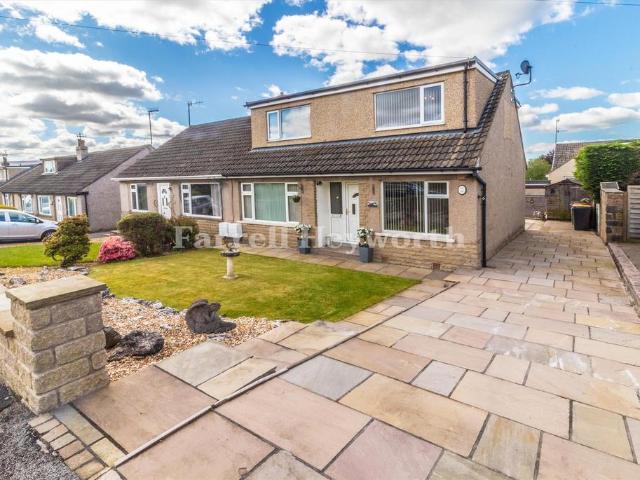 House for sale in Halton-with-Aughton, Bare