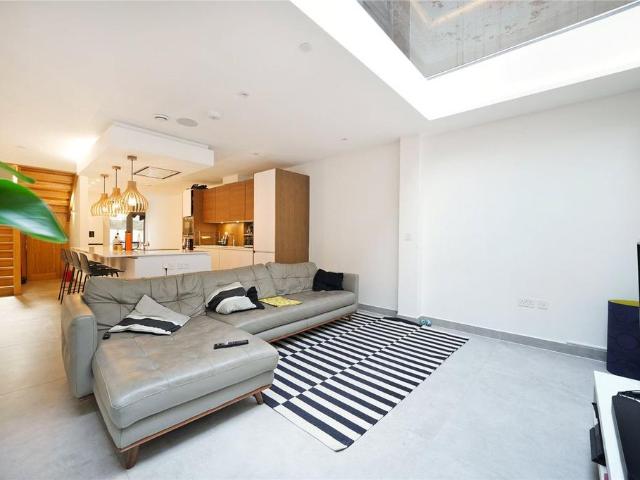 House for sale in Kentish Town, Greater London