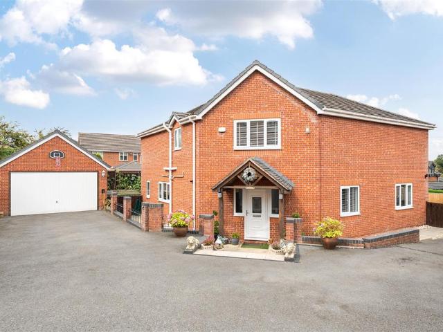 House for sale in Ponciau, Wales