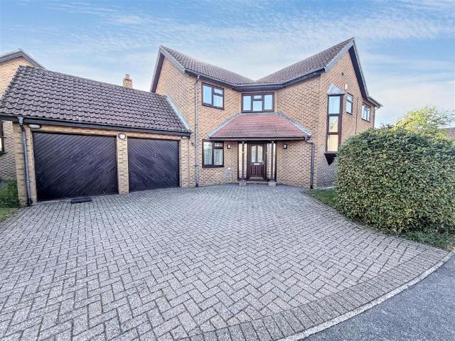 House for sale in Walnut Tree, Milton Keynes