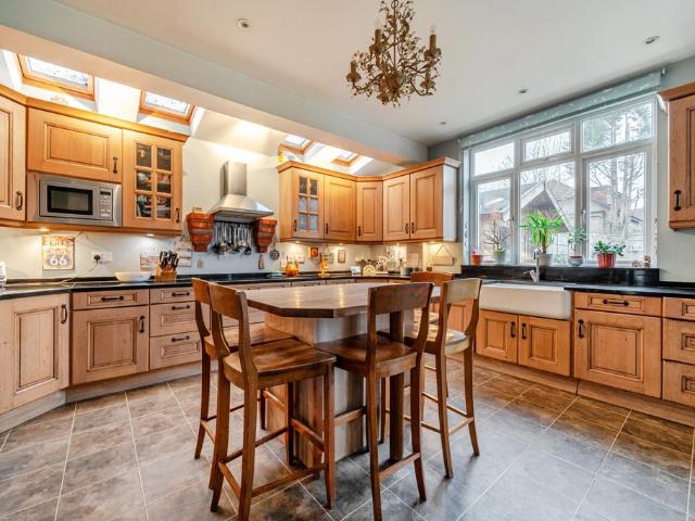 House for sale in Whetstone, Greater London