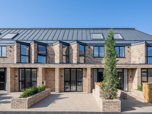 House for sale in London Borough of Merton, Merton Park