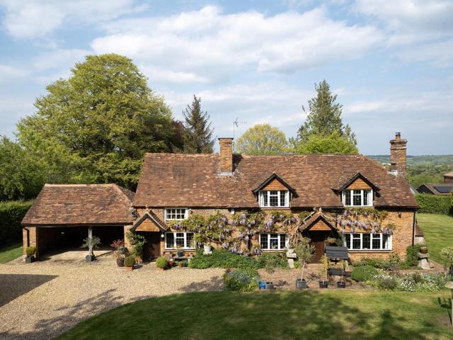 House for sale in Bledlow Ridge, Buckinghamshire
