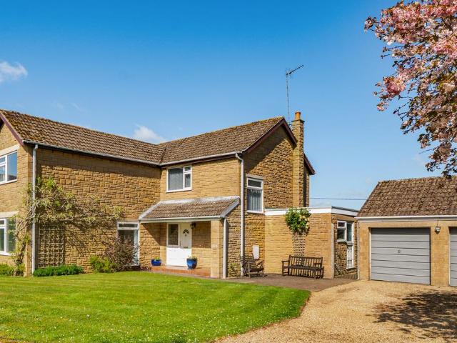 House for sale in Eydon, Northamptonshire