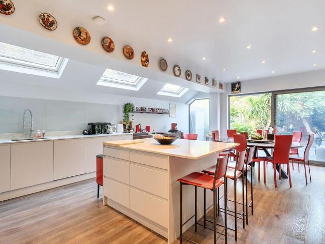 House for sale in Fulham, Sands End