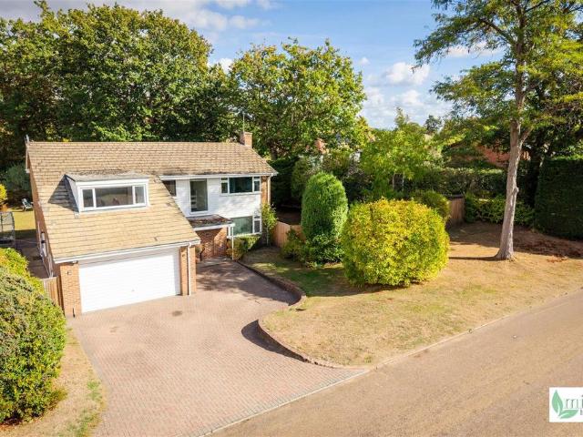 House for sale in Pyrford, Woking