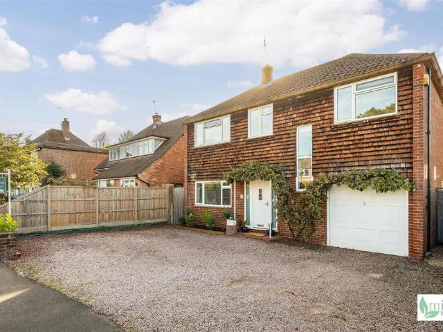 House for sale in Pyrford, Woking