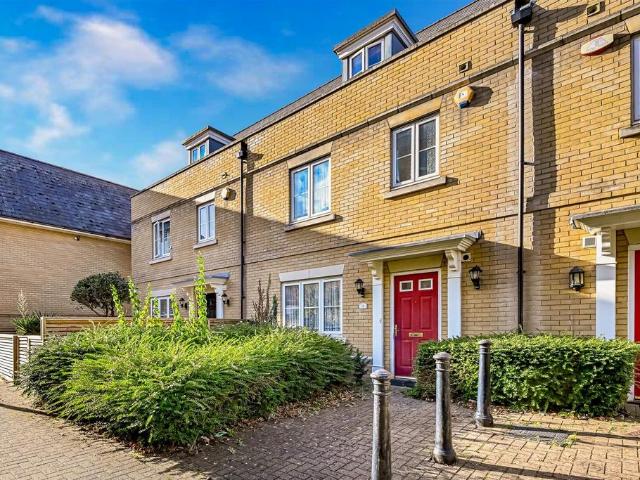 House for sale in London Borough of Redbridge, Greater London