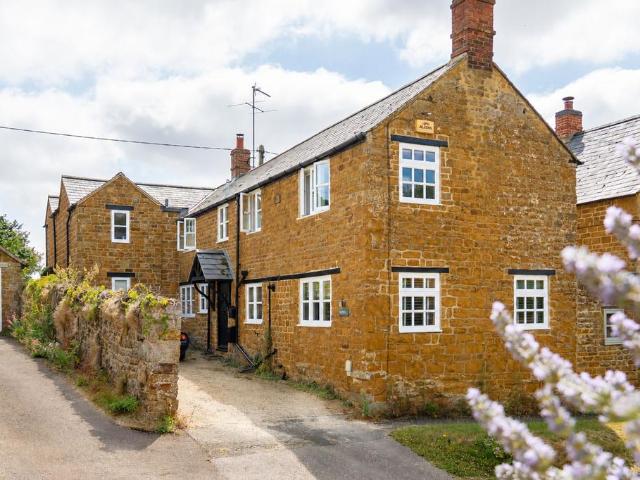 House for sale in Evershot, Oxfordshire
