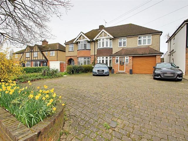 House for sale in Batchworth, Hertfordshire