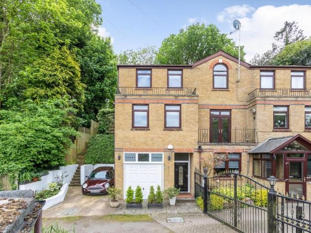 House for sale in Crystal Palace, Cat Hill