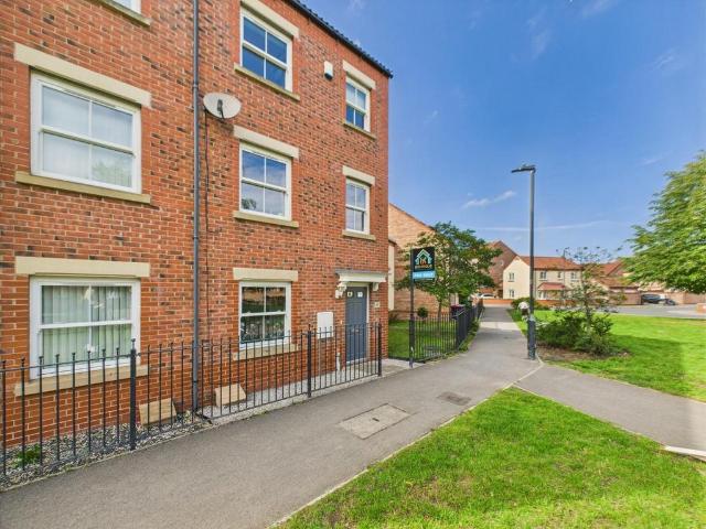 House for sale in Norton-on-derwent, North Yorkshire