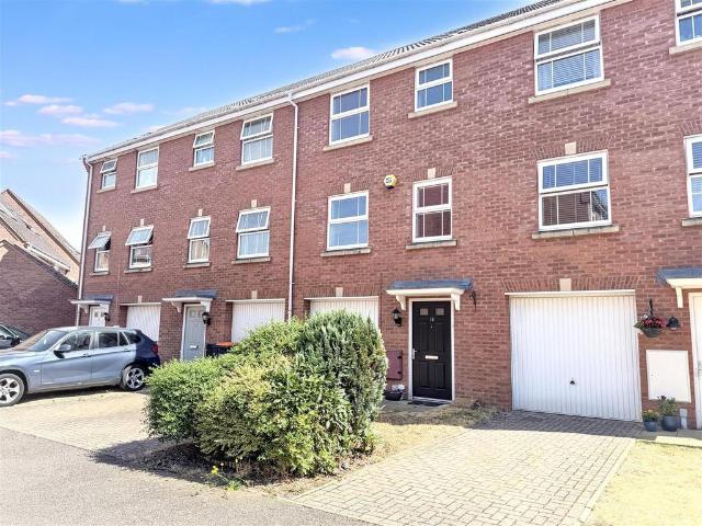 House for sale in Leighton-Linslade, Leighton Buzzard