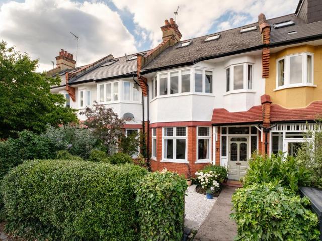 House for sale in Muswell Hill, Greater London