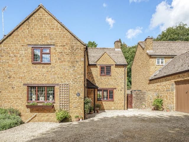 House for sale in Evershot, Oxfordshire