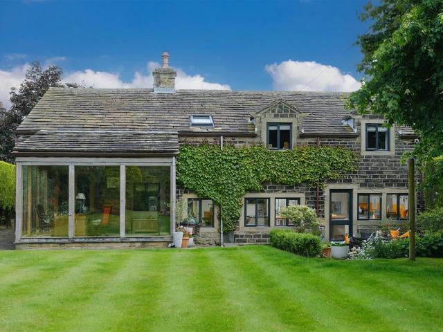House for sale in Farnley Tyas, West Yorkshire