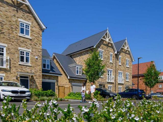 House for sale in Fleet, Hart