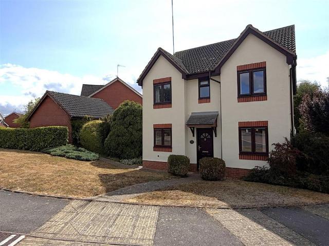 House for sale in Green Close, Warwickshire