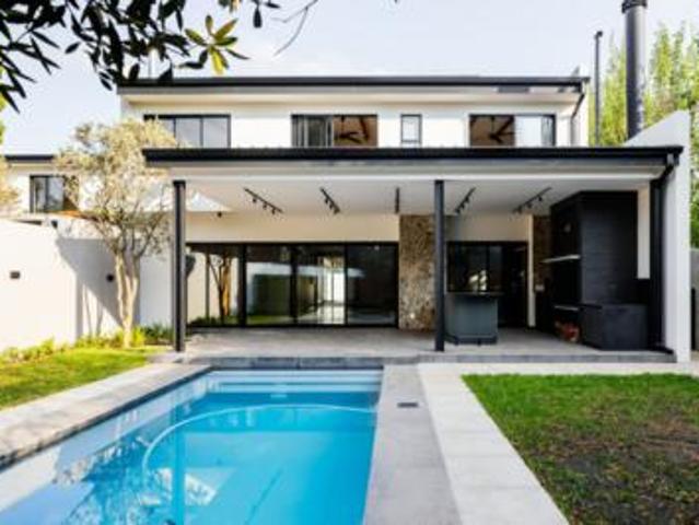 House for sale in Waterkloof, Gauteng