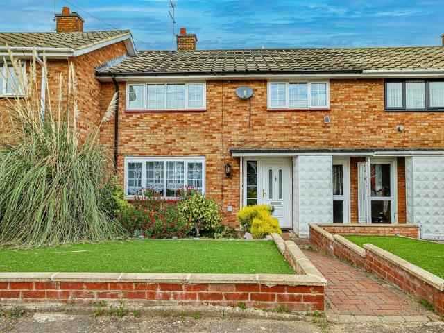 House for sale in Highfield, Pouchen End
