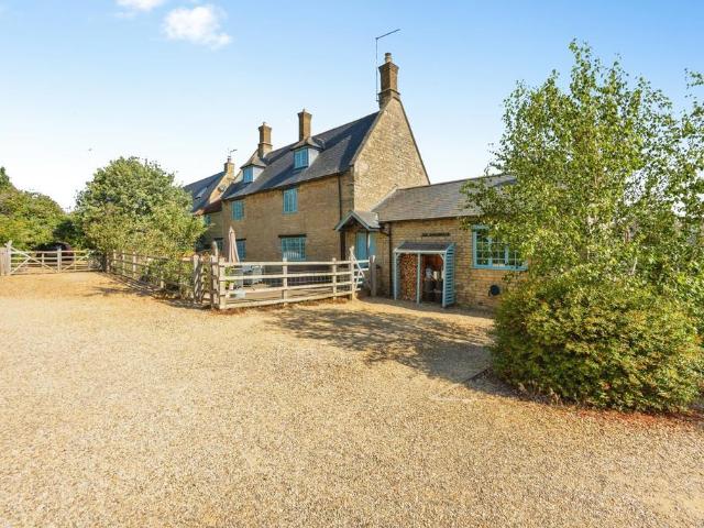 House for sale in Rushden
