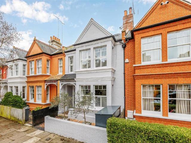 House for sale in London Borough of Hounslow, Strand