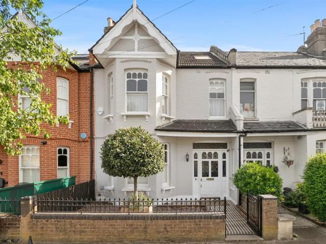 House for sale in Southfields, Greater London