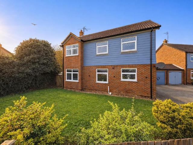 House for sale in Herne and Broomfield, The Bridge