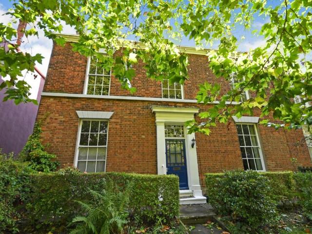 House for sale in Saint George's, South Yorkshire