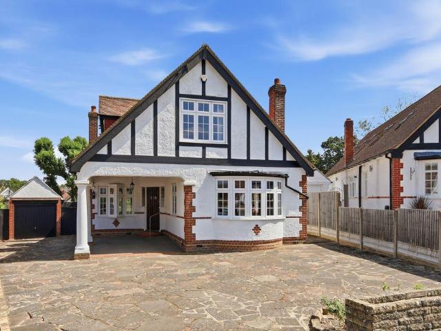House for sale in The Royds, Potters Bar