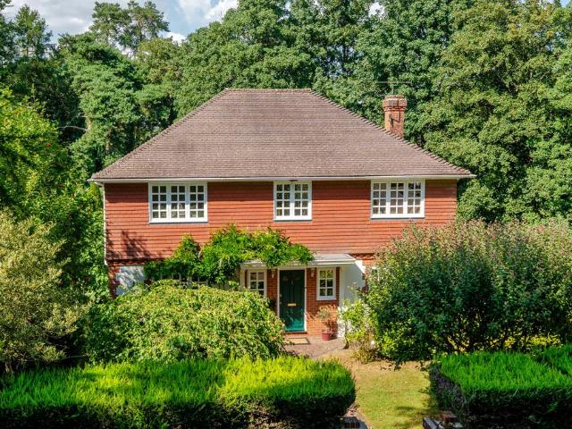 House for sale in Fole, Surrey