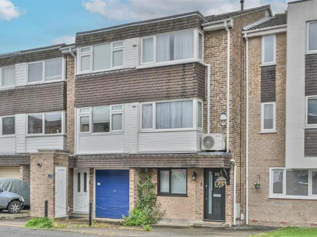 House for sale in Navestock Side, Essex