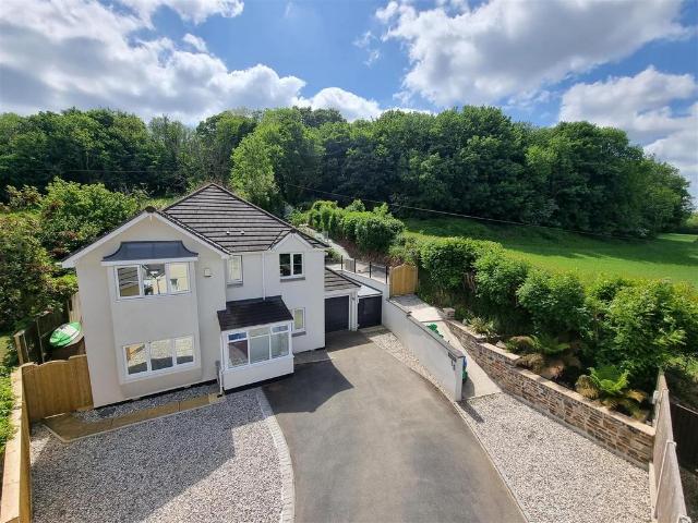 House for sale in Weir Quay, Devon