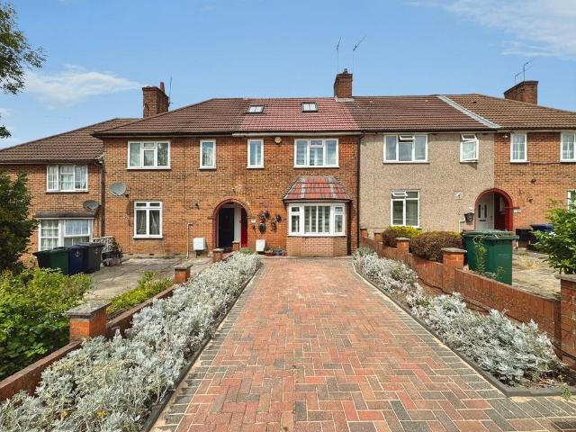 House for sale in Burnt Oak, Greater London