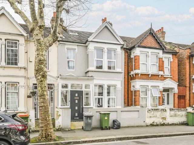 House for sale in Plashet, Greater London
