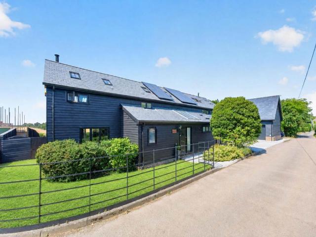 House for sale in Rushden, King's Walden